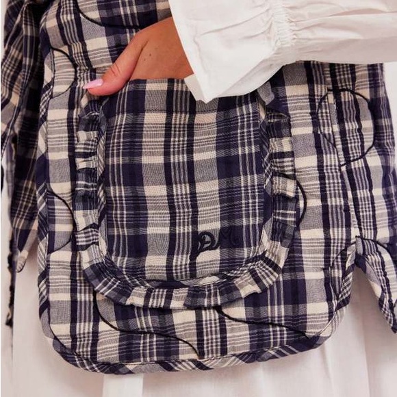 Damson Madder Arte Toggle Gilet - Picture 2 of 8